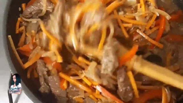 Мои рецепты. Салат с сухариками. Свинина с гречей. Говядина с овощами. Сырники. Быстрые пирожки. смотреть онлайн