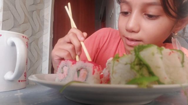 Мукбанг  роллы  от  три  самурая смотреть онлайн