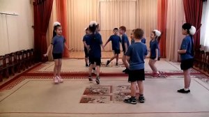 Русская народная игра     Скачет,  скачет воробей  хороший