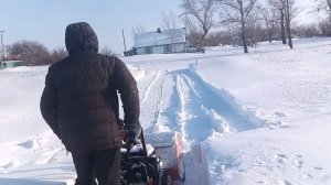 Жизнь в деревне/убираем снег.  снегоуборщик прораб