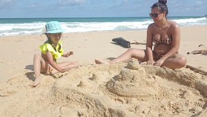 Строим замок  на море