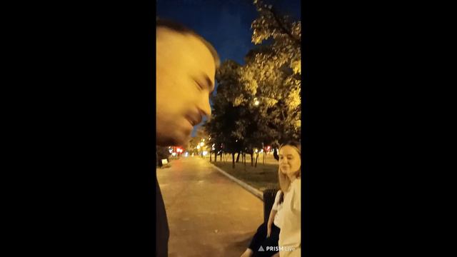 Подход к девушкам , по дороге в бар смотреть онлайн