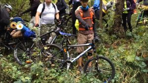 Весёлый брод через речку Вонча в количестве 27 велосипедистов