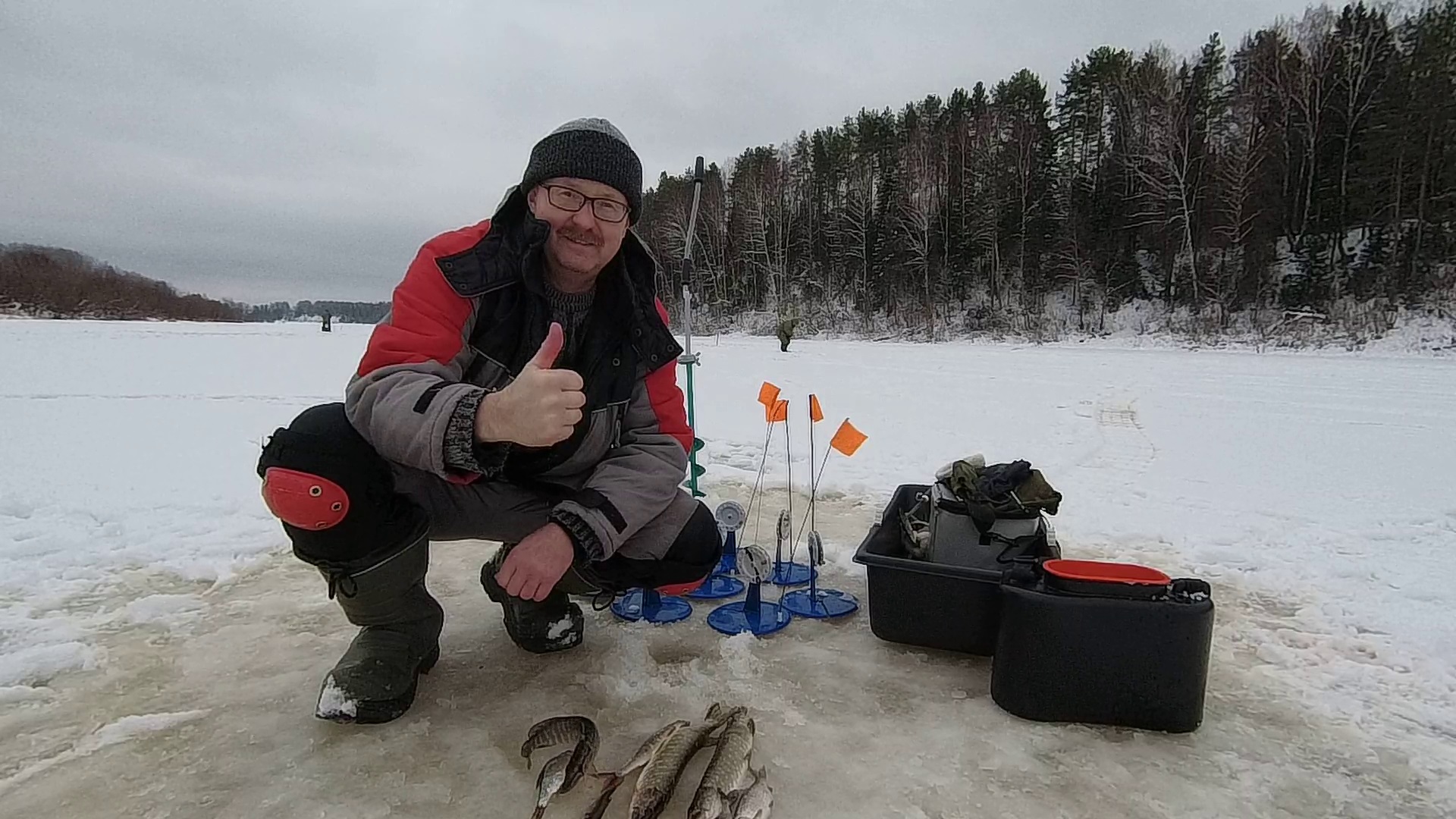 Ютуб рыбалка видео новинки. Зимняя рыбалка. Рыбак зимой. Рыбалка весной.