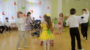 Веселая сценка на утреннике 8 Марта в детском саду