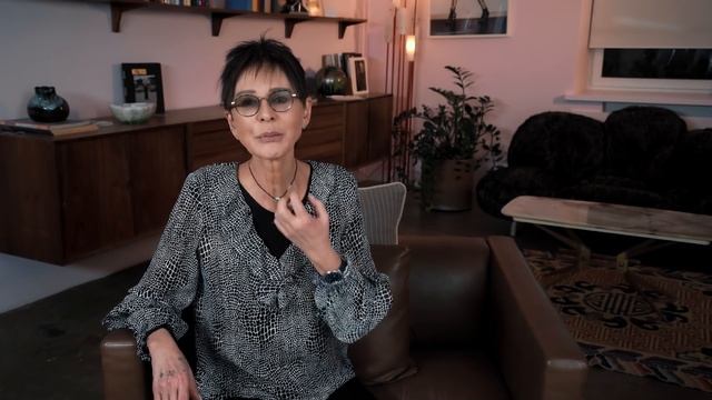 Ирина Хакамада "Как жить здесь и сейчас, совмещая прошлое и будущее"