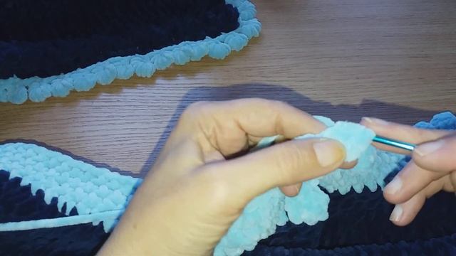 Плед-конверт для новорожденного обвязка ПАМПОНАМИ крючком смотреть онлайн