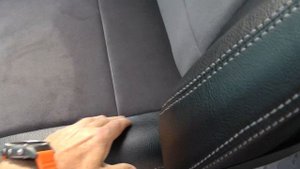 Авточехлы из экокожи для БМВ  Е 39  Установка