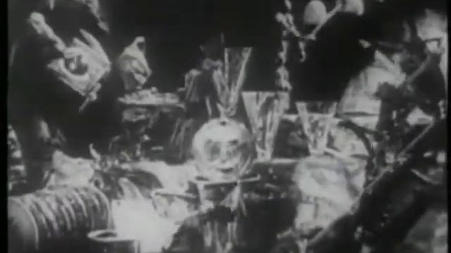 The Devil's Ball | 1933 смотреть онлайн