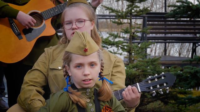 Флешмоб ,,Памяти наших дедов" г.Северодвинск.Курс ,, 10 уроков на гитаре,, руководитель Орлова Алён