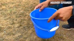 Experiment : Coca cola , Fanta and Mentos in the Pool . Super Reaction!!