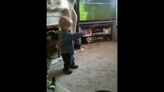 Кошка напала на ребёнка ))) смотреть онлайн