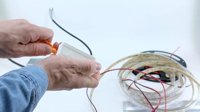 Ledtekfi connecting waterproof LED strip - LED-nauhan asennus смотреть онлайн