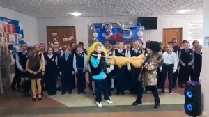 Поздравление школы с 35 летним юбилеем от учащихся 4 "А" и 4 "Б" классов