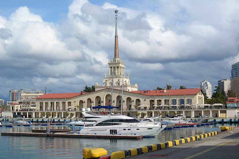 Морской плот Сочи