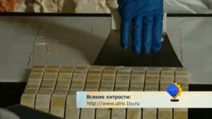 Кладем мозаичную плитку