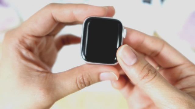 Unboxing Apple Watch Series 5 (40mm) Silver Aluminium Case with White Sport Band