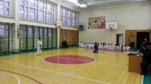 Али сдает аттестацию по карате шотокан на черный пояс в разделе Ката