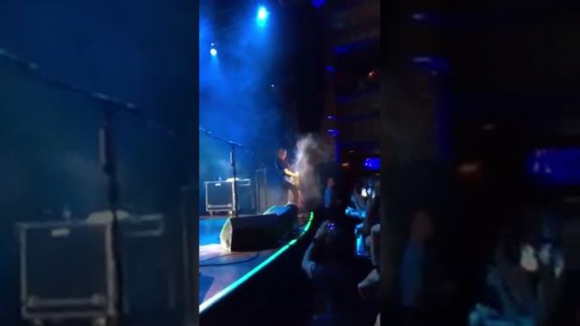 Ace playing my formerly owned blue burst silver sparkle Les Paul смотреть онлайн