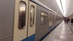 Электропоезд Ока на станции Серпуховская