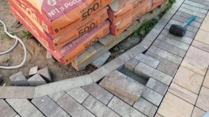 Подогрев дорожек у часногл дома. укладка брусчатки