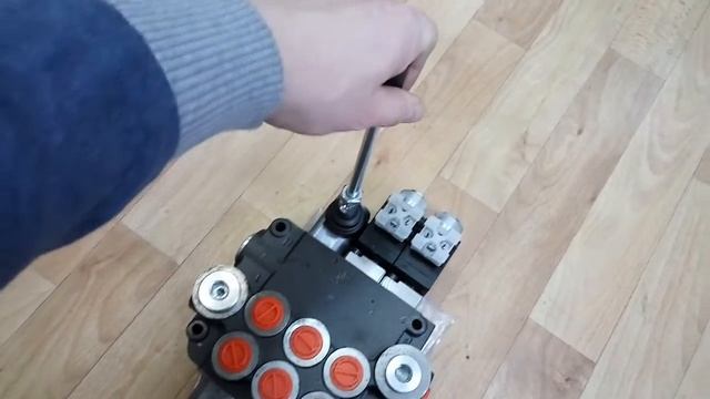 Распределитель 3Р80 - ручное и электромагнитное управление