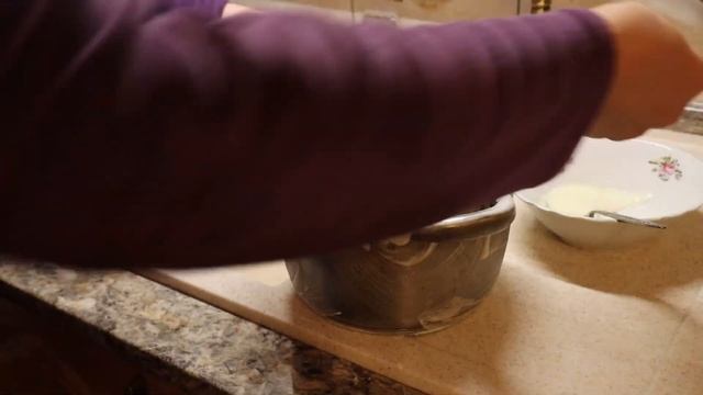 Теперь мои старые кастрюли блестят как новые, но я не оттираю их часами от жира