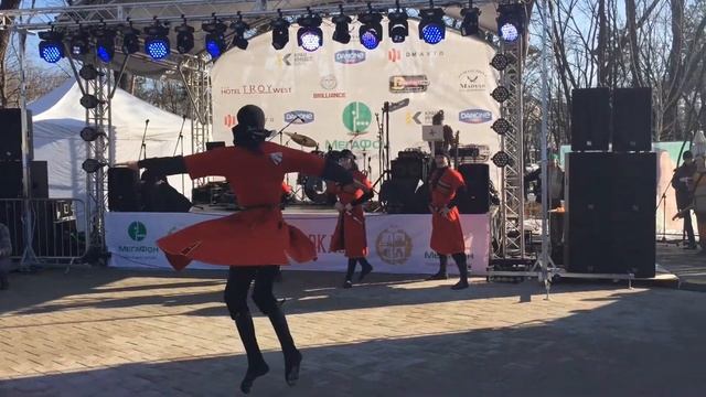 Лезгинка. Студия Кавказских танцев Нарт на Мадьярмарке 2015 г. Сеть ресторанов Madyar Collection.