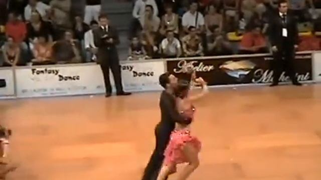 adelmo mandia e valeria mancini - samba смотреть онлайн