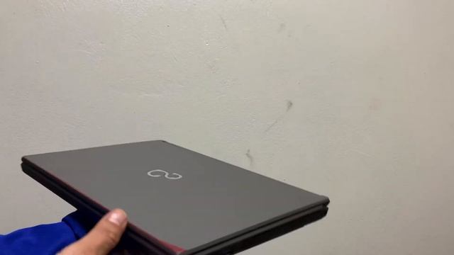 Laptop Fujitsu E734 nhỏ mà có võ. смотреть онлайн