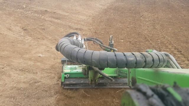 Выравнивание участка трактором смотреть онлайн