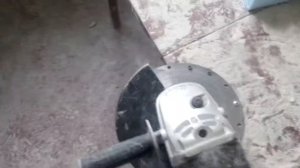 Зажало диск болгарки, простой способ открутить гайку