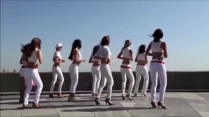 Гипнотический booty dance