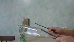 Прикол. Как пробить бутылку гвоздем?