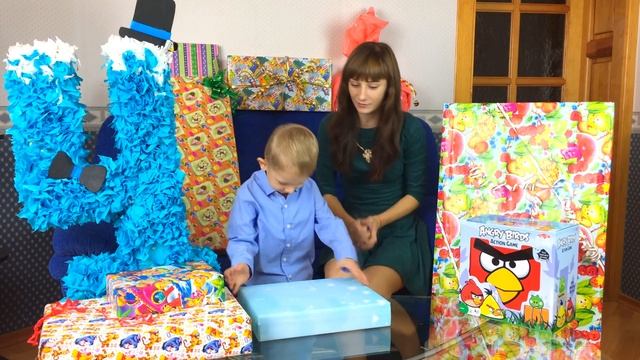 День Рождения Даньки 4 года. Лимузин Hummer H2 Распаковка подарков смотреть онлайн