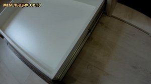 Двухъярусная кровать и письменный стол в детскую комнату