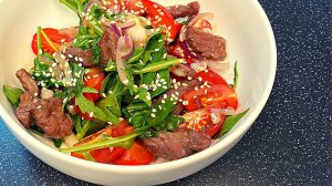 Свежий салат с Мясом, который не навредит фигуре!