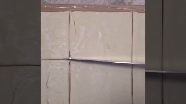 Легкий рецепт слойки с грибами и сыром. Домашние оценят! смотреть онлайн