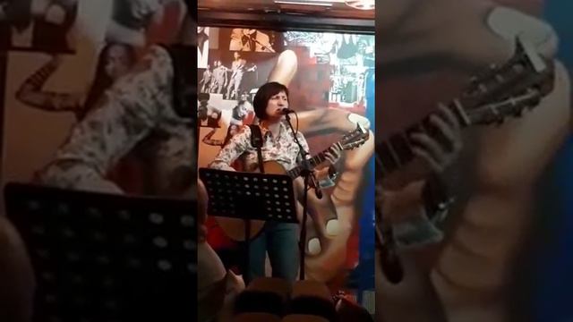 "И каналы тянут руки серые ко мне.." . смотреть онлайн