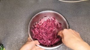 Салат "Селедка под шубой с копченым сыром". Оригинальный рецепт.