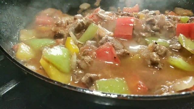 Бурито. Мексиканская кухня буррито с мясом.