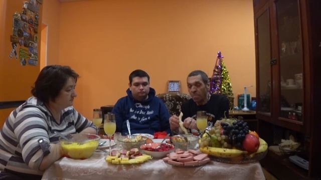 Празднование нового года 2022 года! Новогоднее застолье 2022! Застолье пьянку празднование гулянка! смотреть онлайн