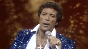 THE GREEN GREEN GRASS OF HOME...TOM JONES LIVE