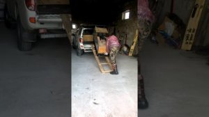 Погрузка мотособаки в машину