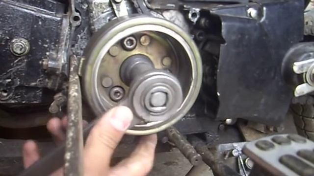 как открутить ротор генератора на мопеде альфа,дельта без съёмника смотреть онлайн