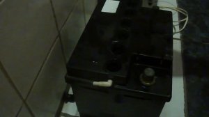 Пути дебилов неисповедимы... Удаляем сульфатацию пластин АКБ раствором соды .