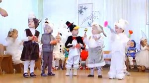 Ясли. Оркестр малышей на новогоднем утреннике в детском саду.