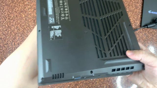 Gigabyte Aorus 筆電開箱介紹 AORUS 15 XE4