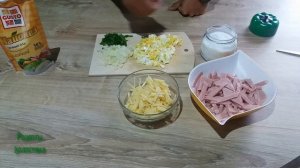 Салат с ветчиной и сыром просто!