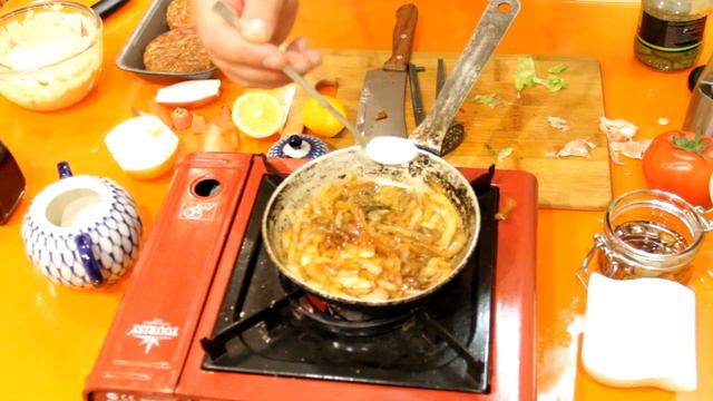 Гамбургер.  Бургер. Как приготовить вкусный гамбургер с котлетой из говядины.